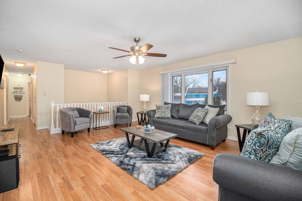 Photo of Livingroom in Aurora