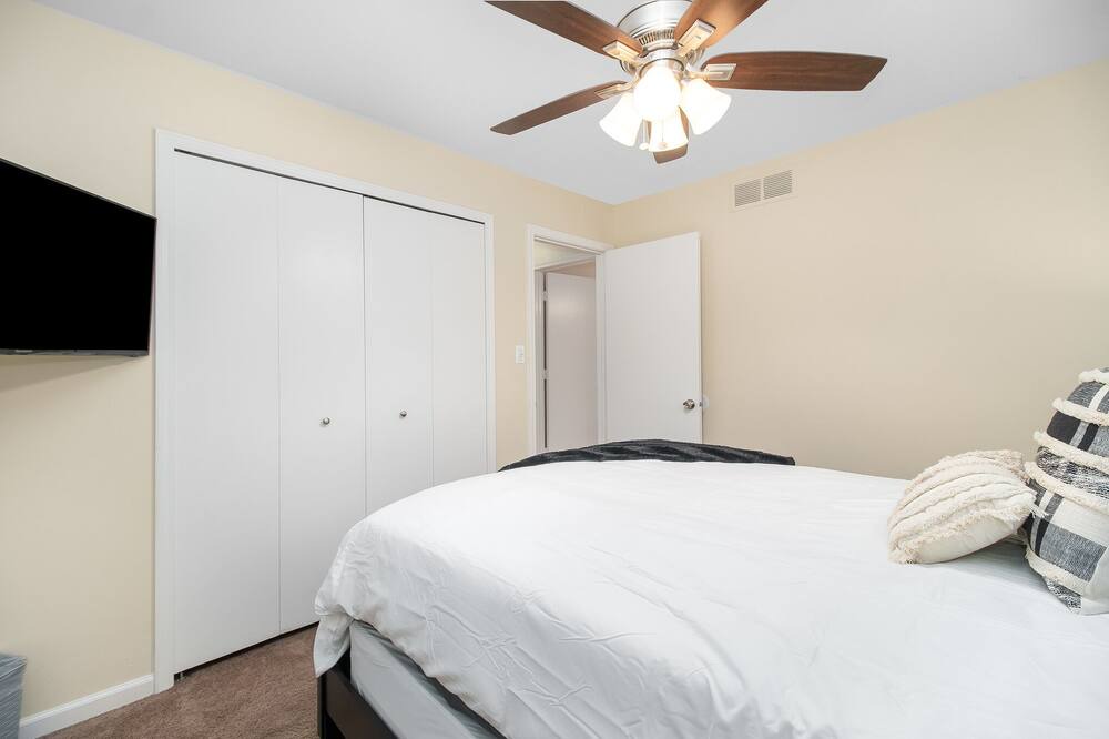 Photo of Bedroom in Aurora