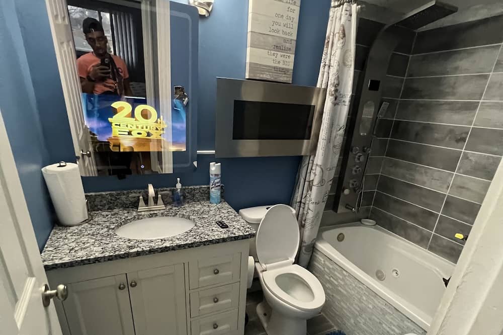 Photo of Bathroom in Lansing