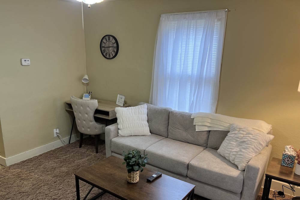 Photo of Livingroom in Macomb