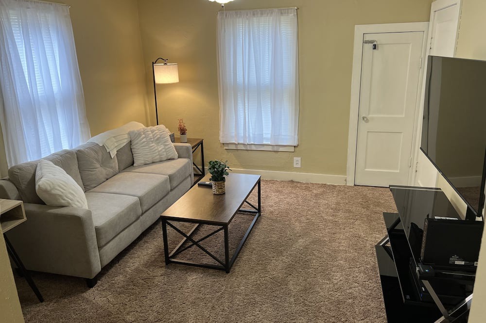Photo of Livingroom in Macomb
