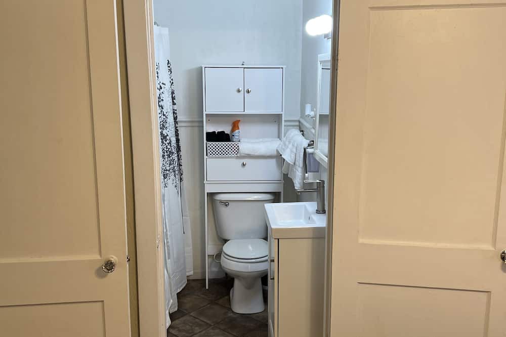 Photo of Bathroom in Macomb