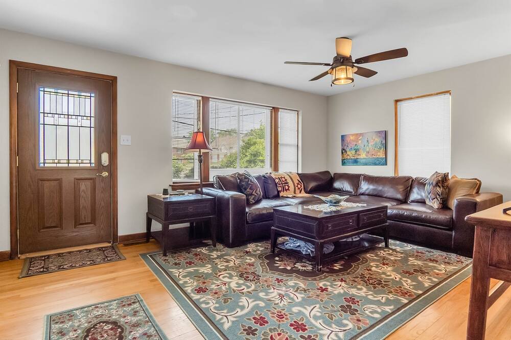 Photo of Livingroom in Downers Grove