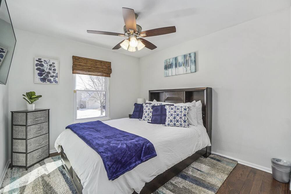 Photo of Bedroom in Carol Stream