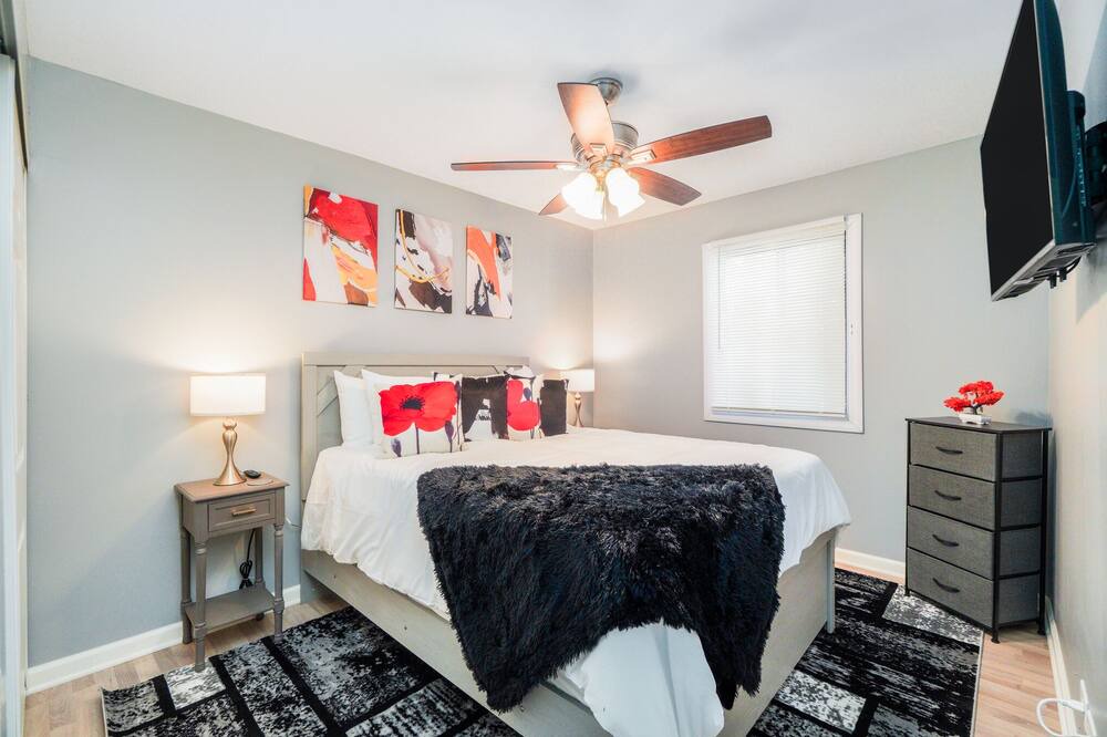 Photo of Bedroom in Bloomingdale