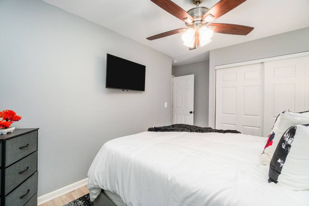 Photo of Bedroom in Bloomingdale