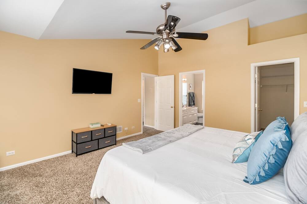 Photo of Bedroom in Fox Valley