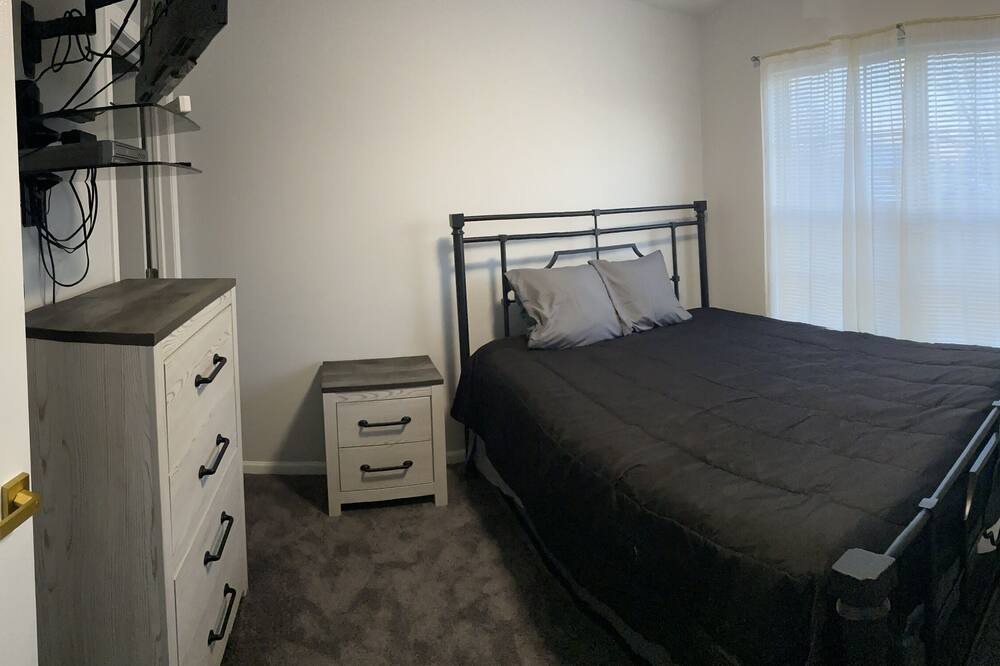 Photo of Bedroom in Round Lake