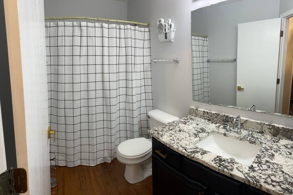 Photo of Bathroom in Round Lake