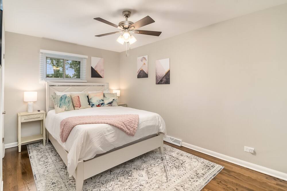 Photo of Bedroom in Elgin