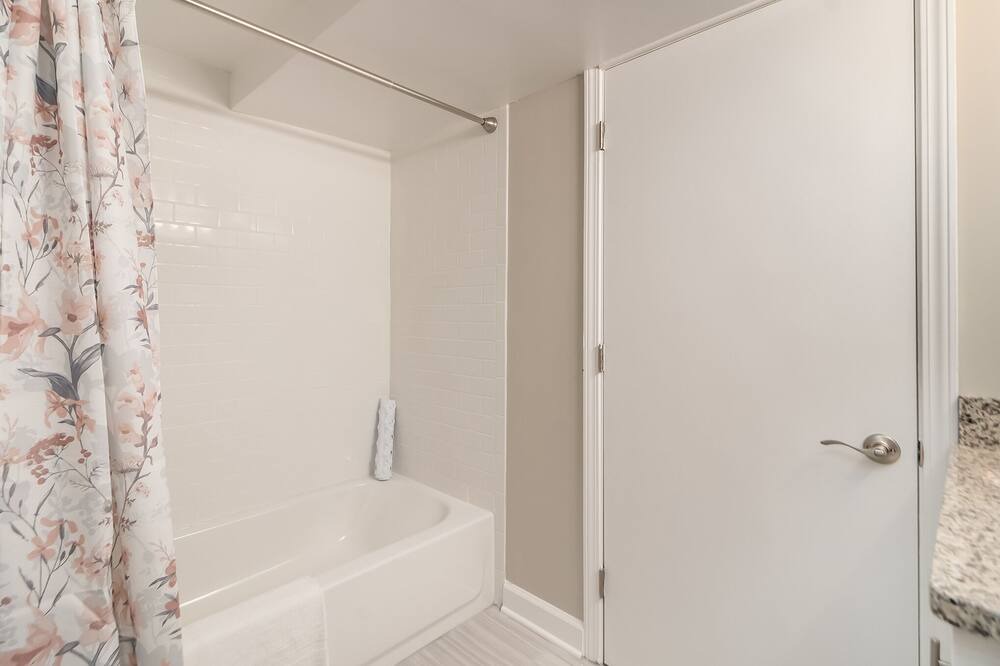 Photo of Bathroom in Elgin