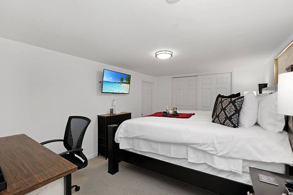 Photo of Bedroom in Arlington Heights