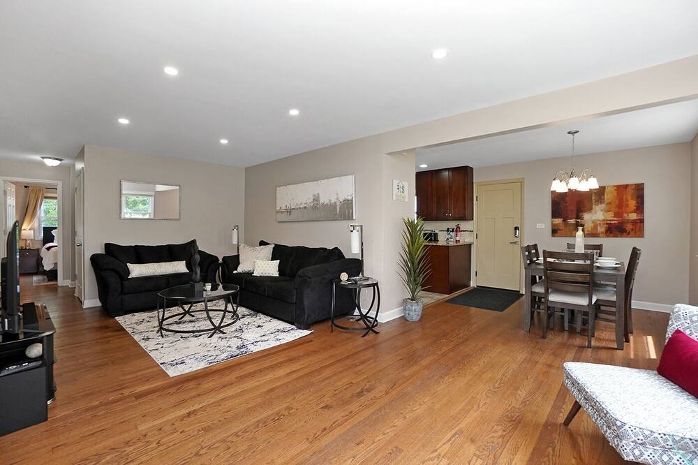 Photo of Livingroom in Arlington Heights