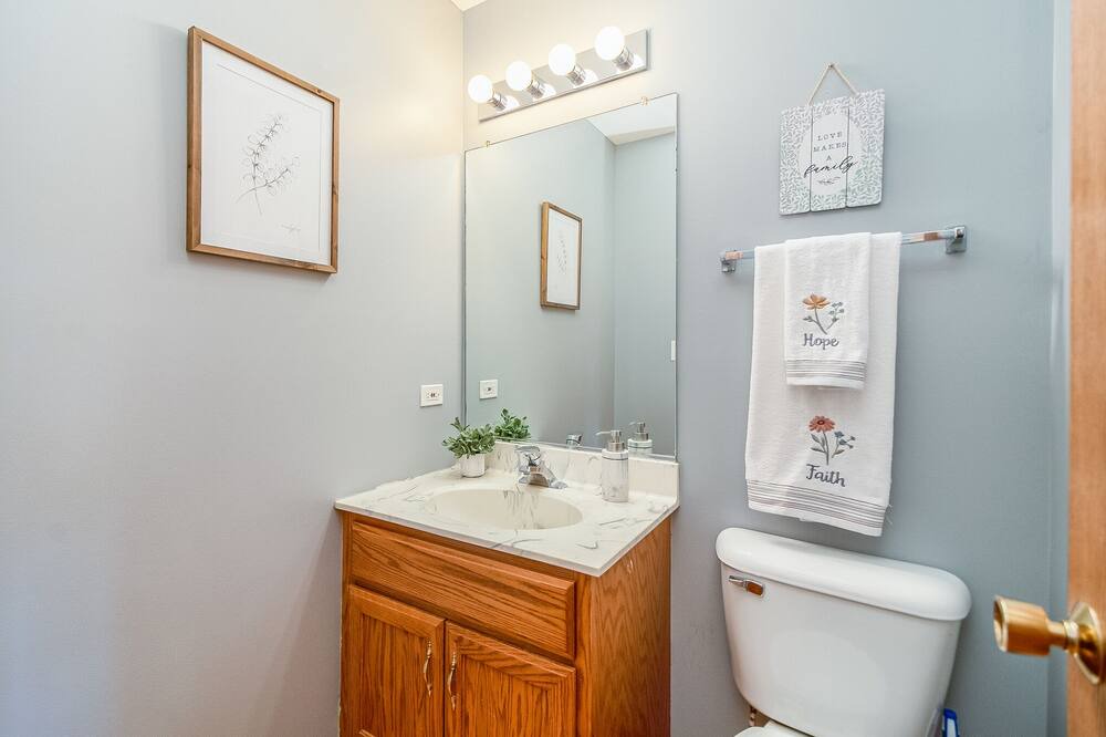 Photo of Bathroom in Woodridge