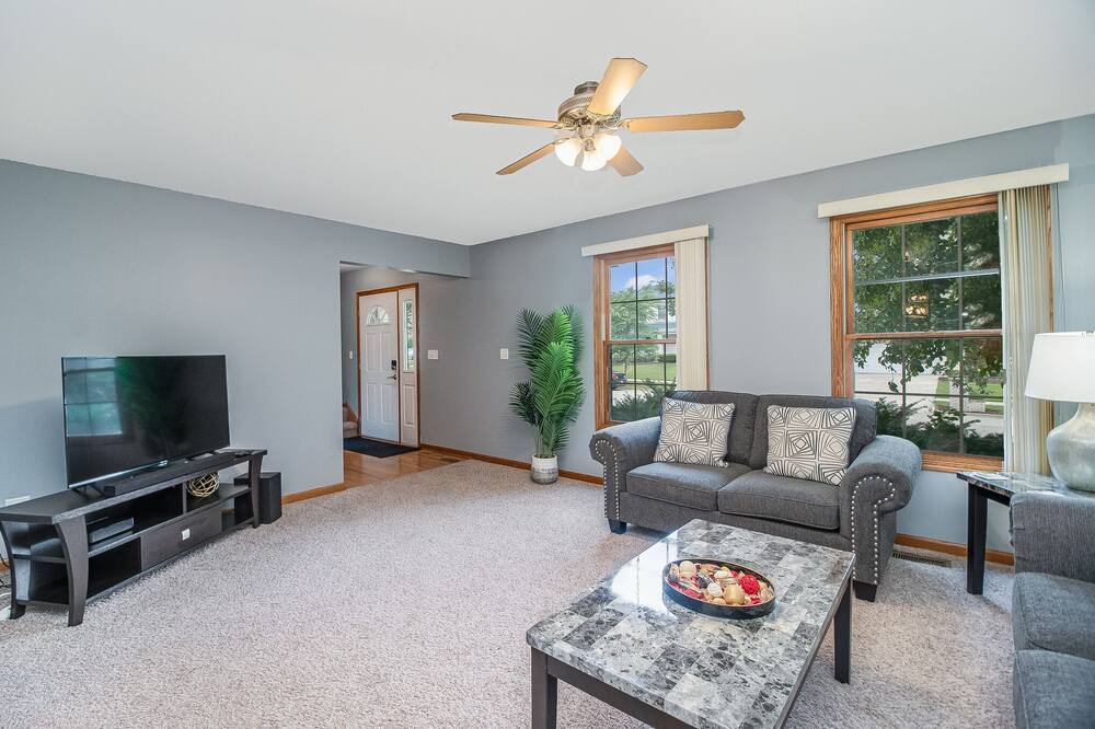 Photo of Livingroom in Woodridge