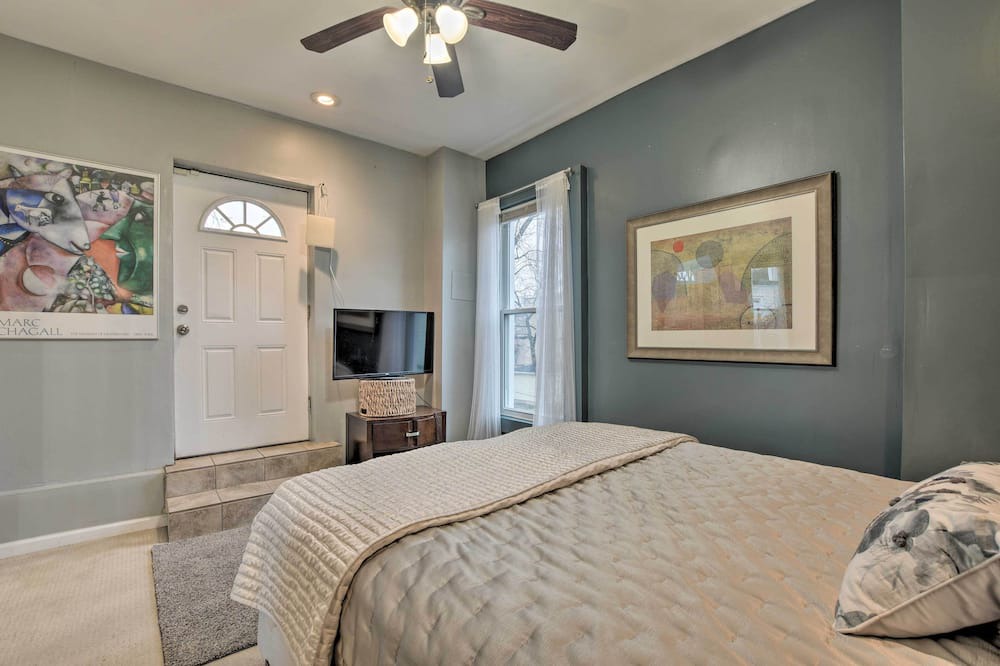 Photo of Bedroom in North Kenwood