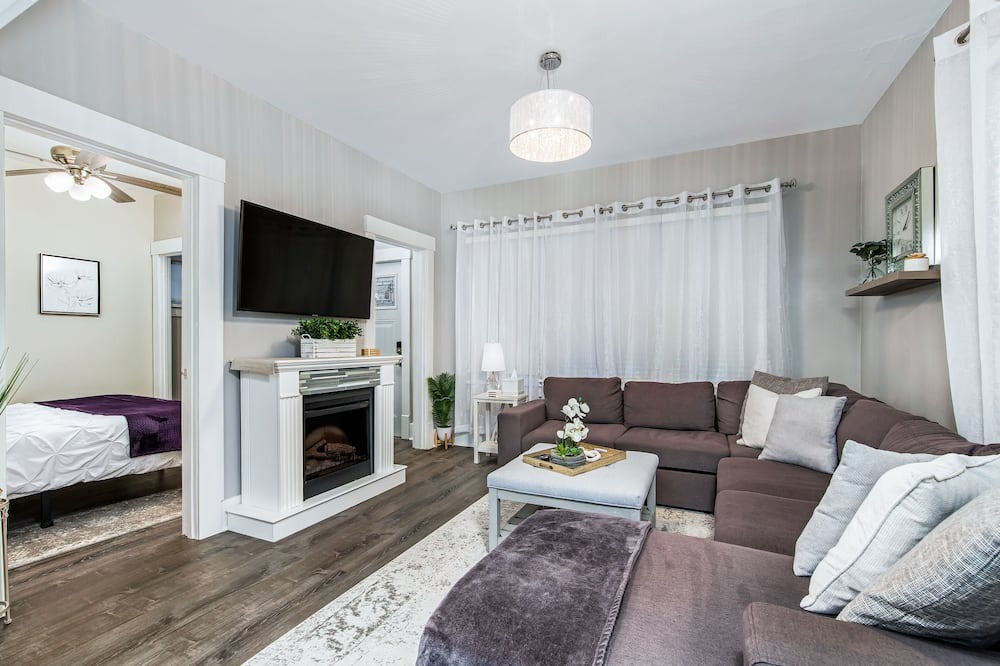 Photo of Livingroom in Moline