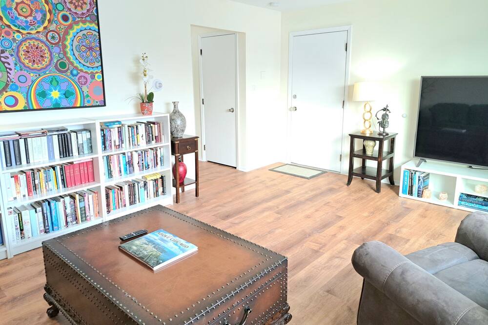 Photo of Livingroom in Roselle