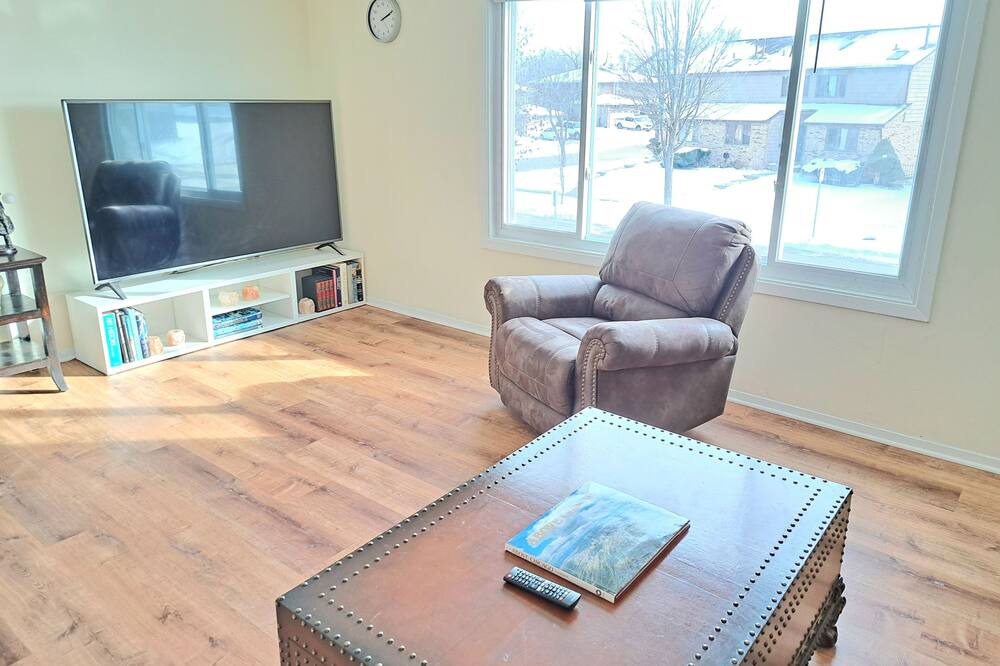Photo of Livingroom in Roselle