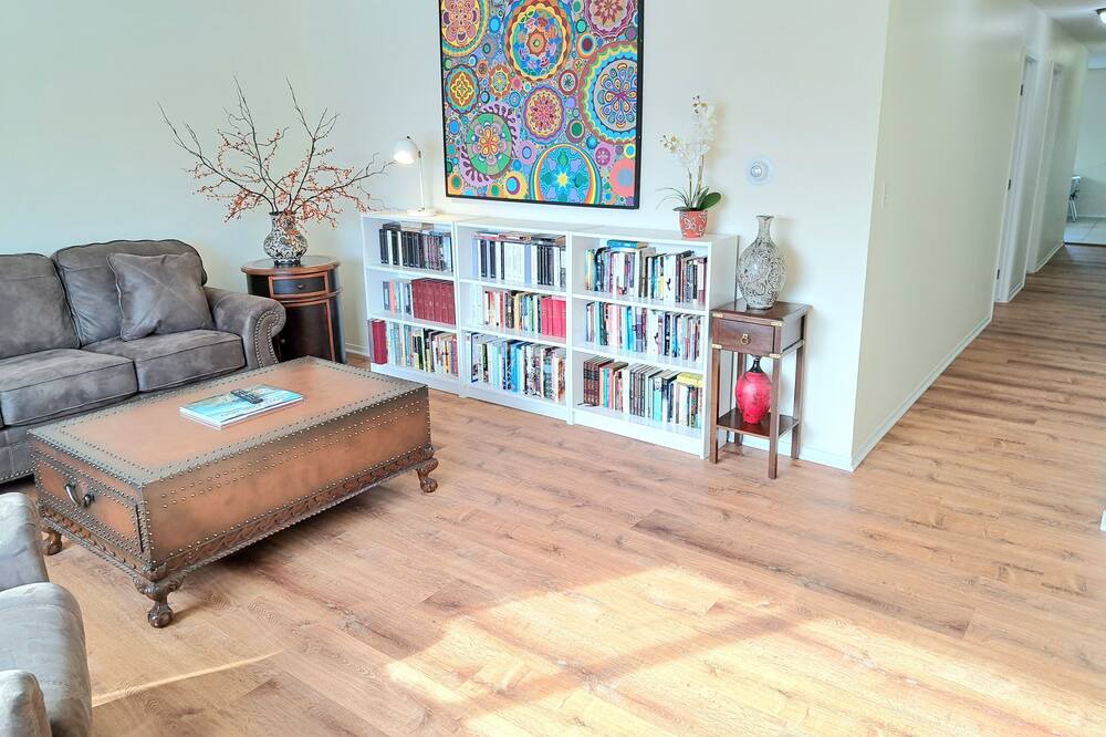 Photo of Livingroom in Roselle