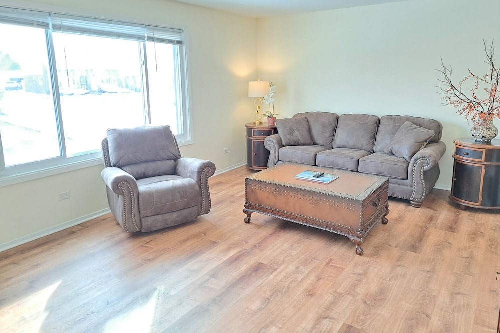Photo of Livingroom in Roselle