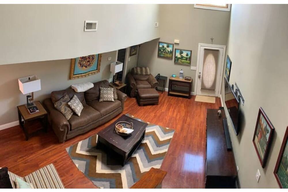 Photo of Livingroom in Carbondale