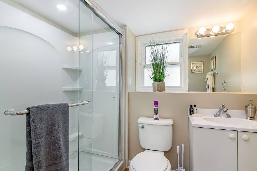 Photo of Bathroom in Glendale Heights