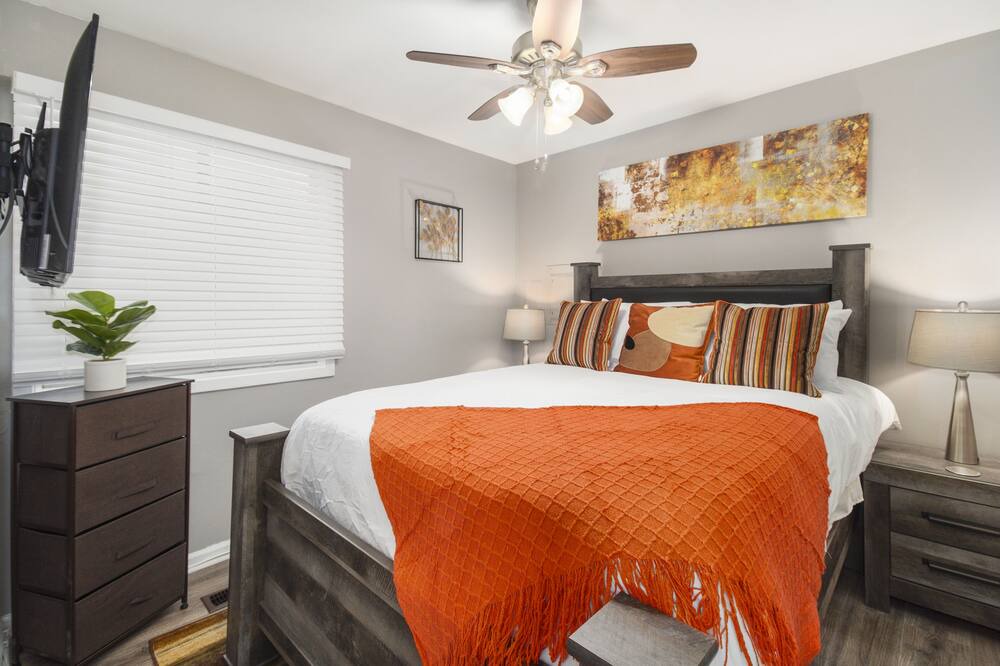 Photo of Bedroom in Bolingbrook