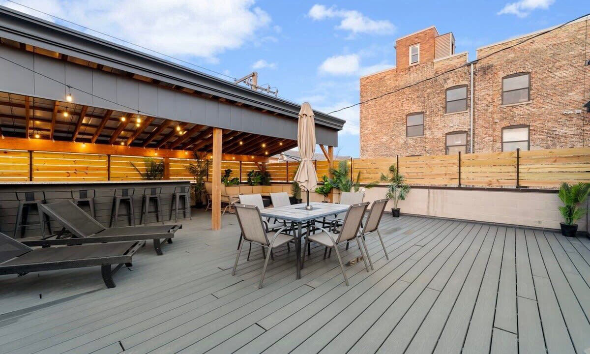 Photo of Outdoor in Near West Side