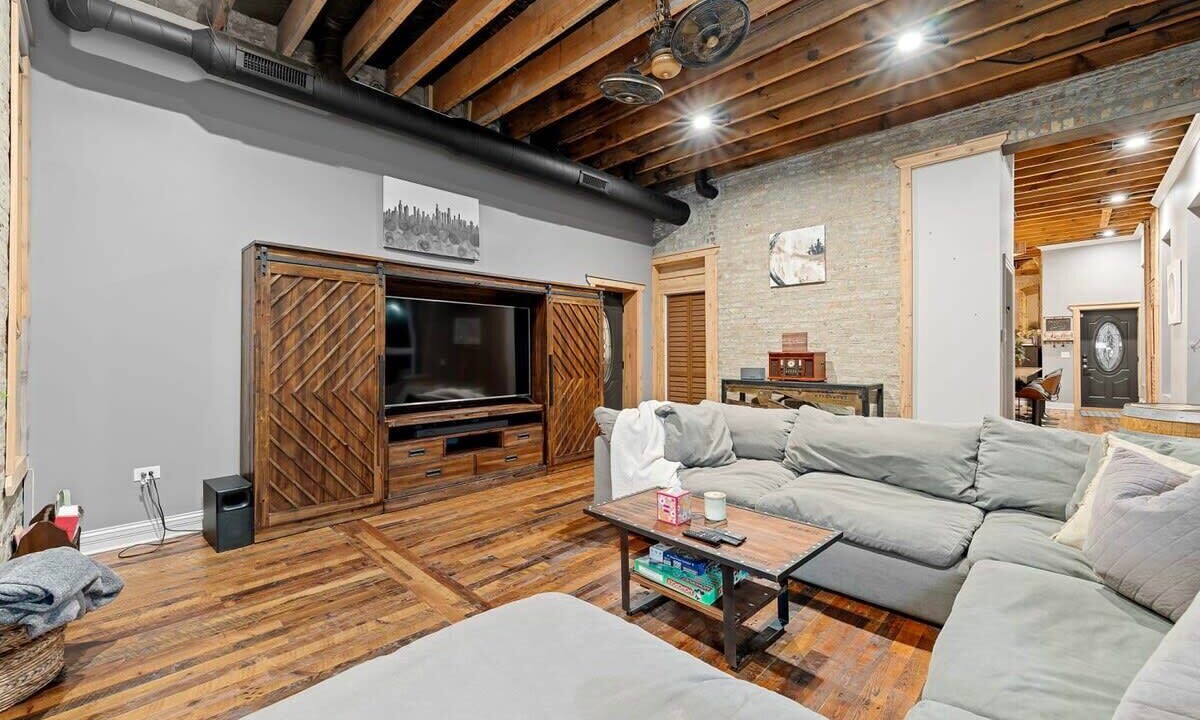 Photo of Livingroom in Near West Side