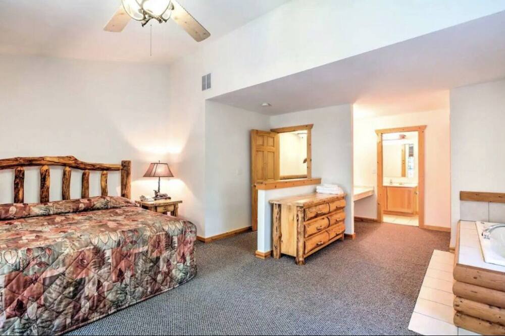Photo of Bedroom in Oglesby