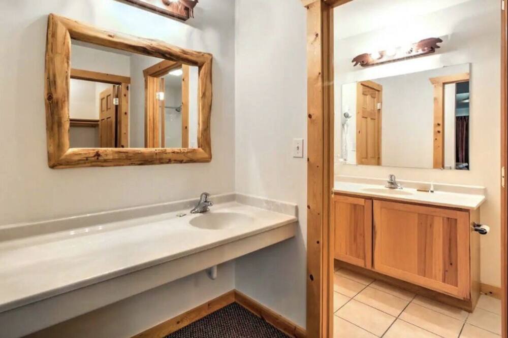 Photo of Bathroom in Oglesby