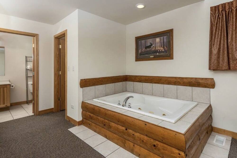 Photo of Bathroom in Oglesby