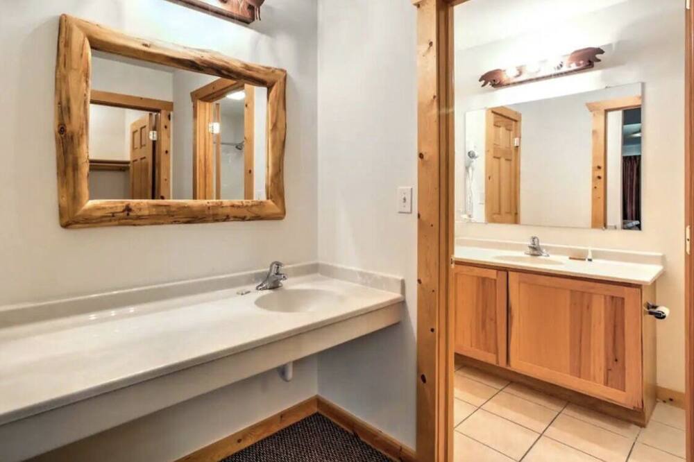Photo of Bathroom in Oglesby