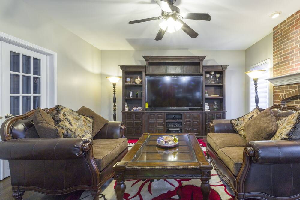 Photo of Livingroom in Bensenville