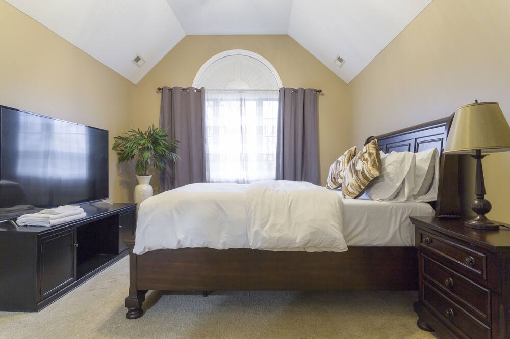 Photo of Bedroom in Bensenville