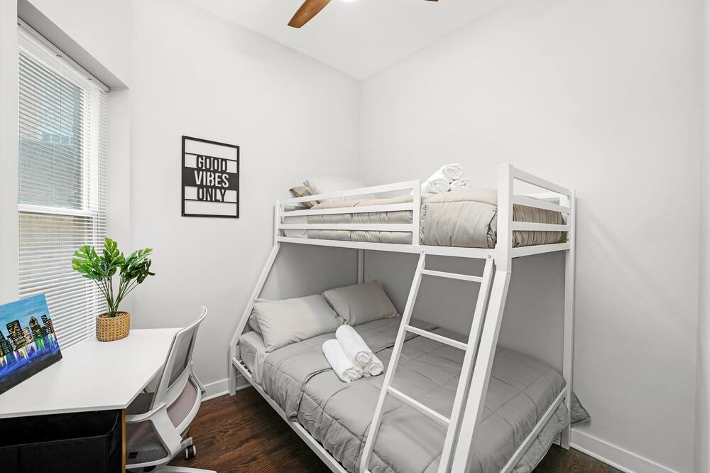 Photo of Bedroom in Lower West Side