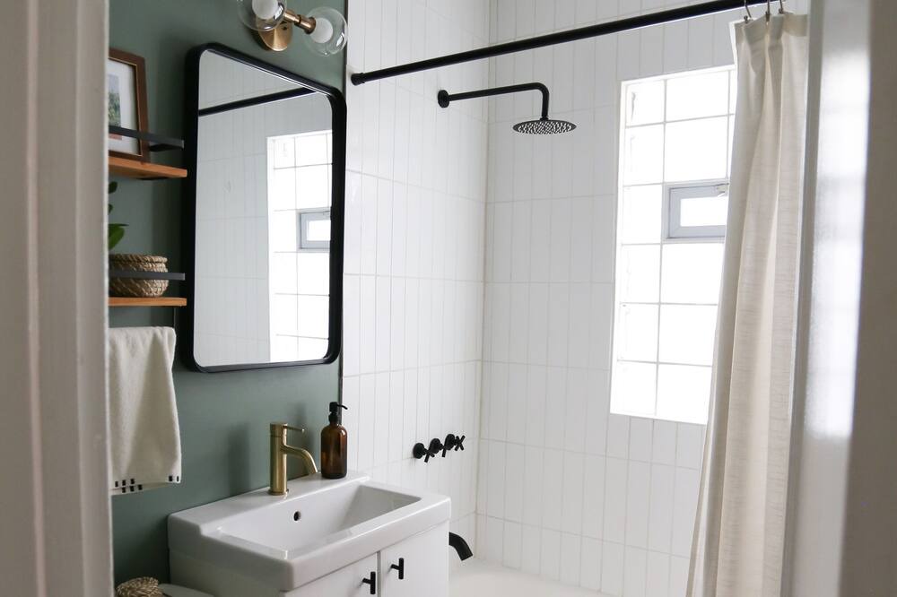 Photo of Bathroom in Irving Park East