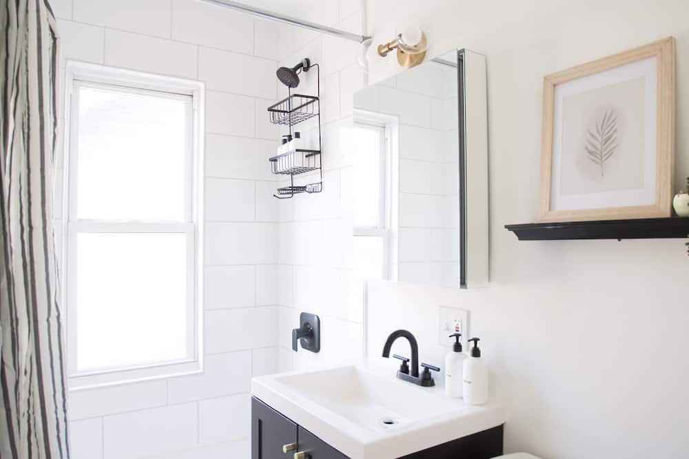 Photo of Bathroom in Irving Park East