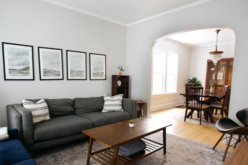 Photo of Bedroom in Irving Park East