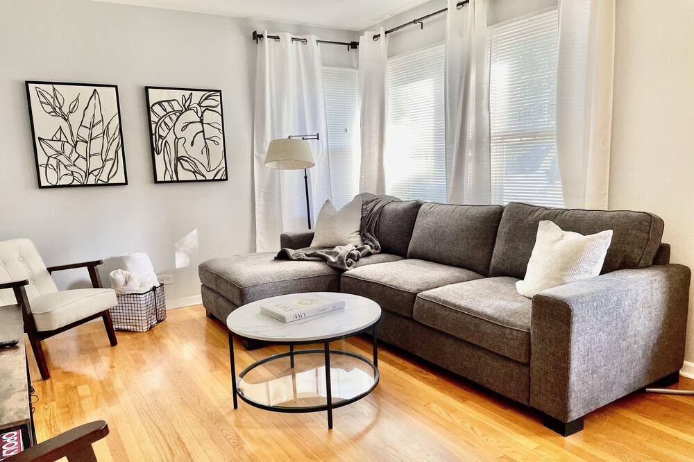Photo of Livingroom in Mundelein