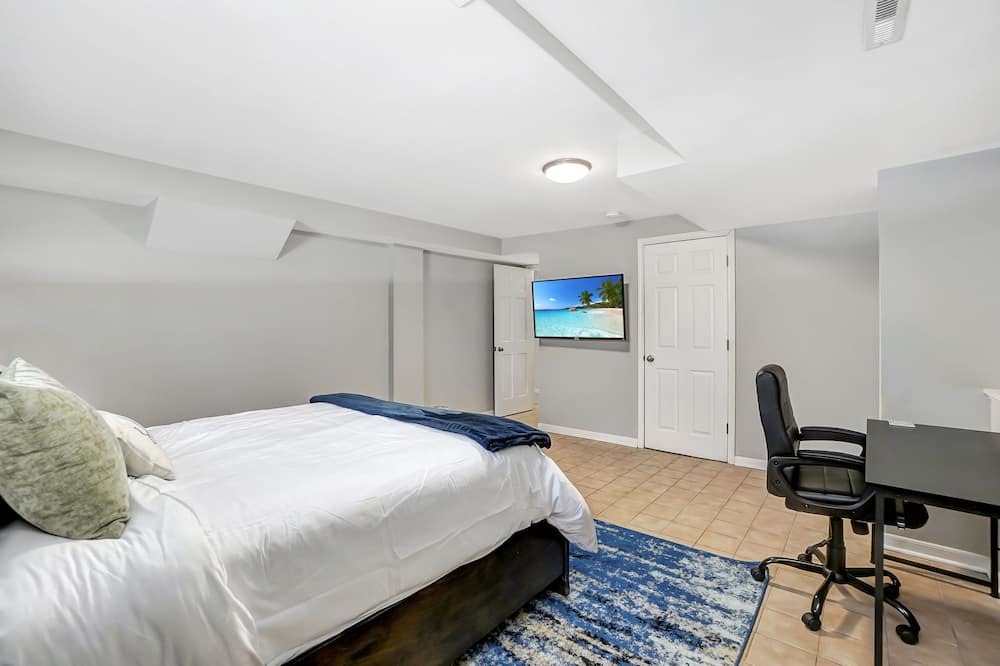 Photo of Bedroom in Homewood