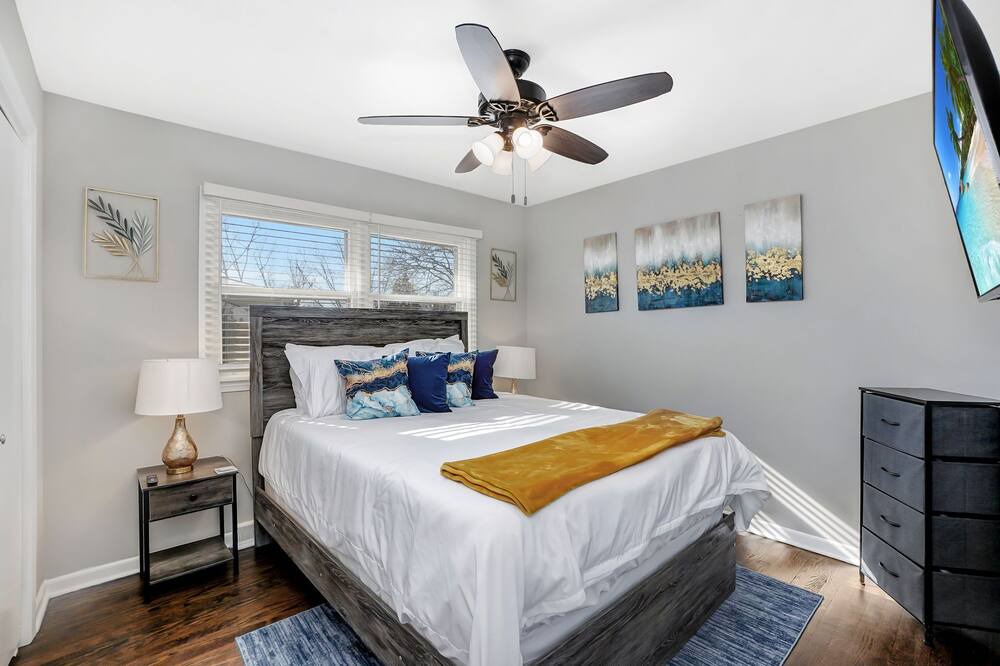 Photo of Bedroom in Homewood