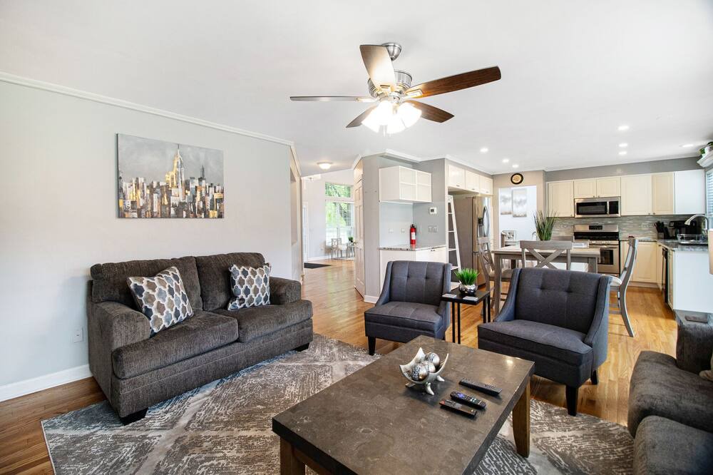 Photo of Livingroom in Bolingbrook