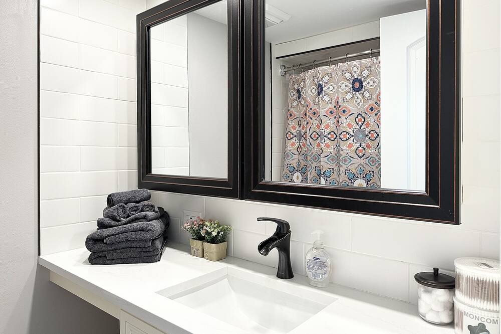 Photo of Bathroom in Hickory Hills