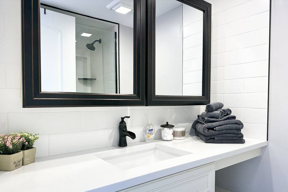 Photo of Bathroom in Hickory Hills