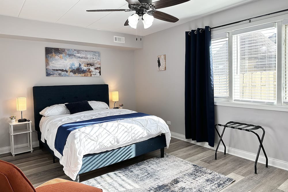 Photo of Bedroom in Hickory Hills