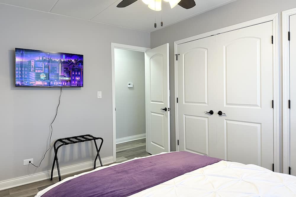 Photo of Bedroom in Hickory Hills