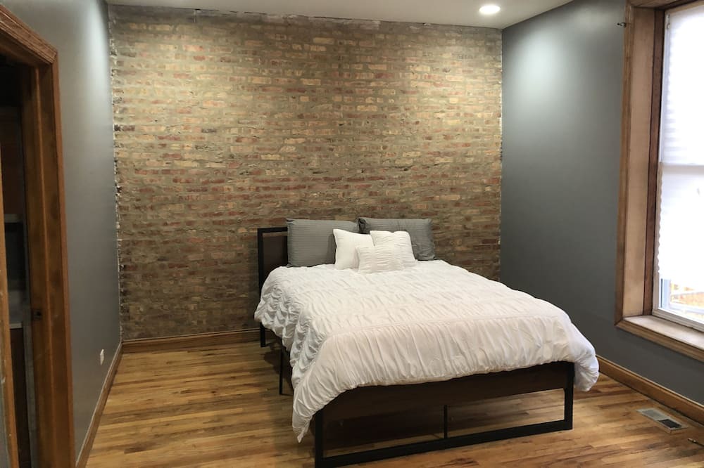 Photo of Bedroom in Woodlawn