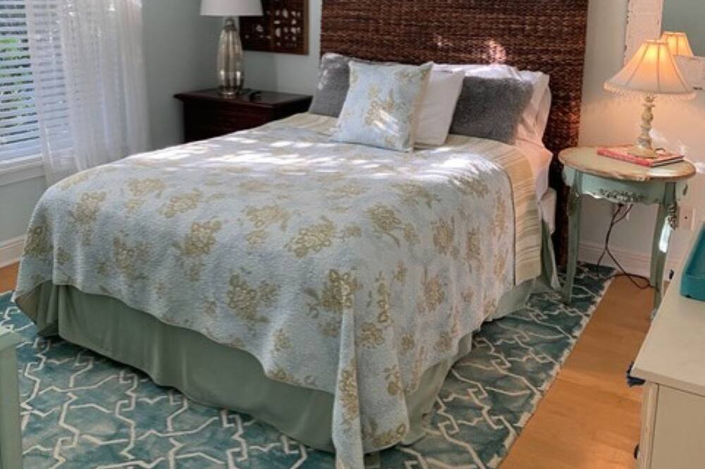 Photo of Bedroom in Lake Bluff